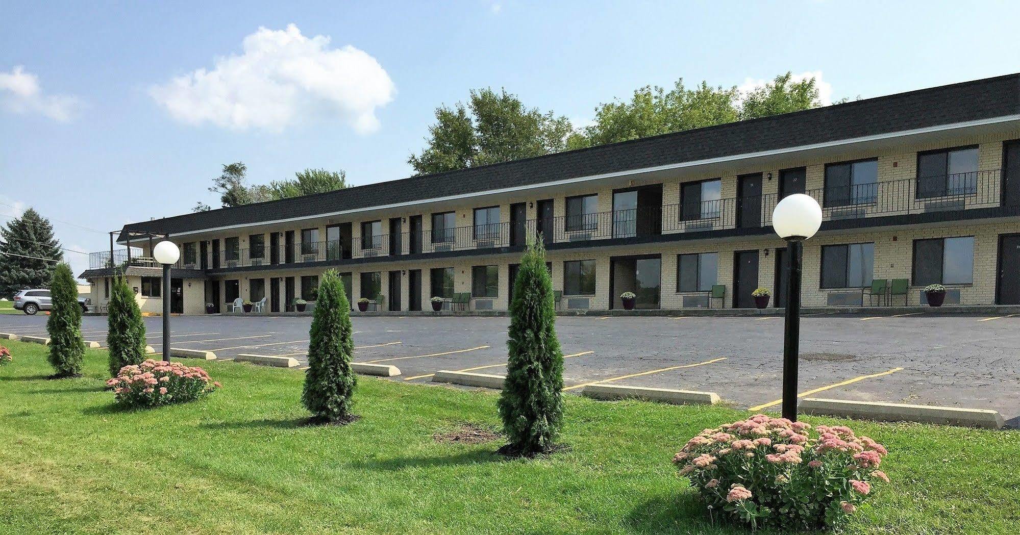 Geneva Wells Inn Lake Geneva Bagian luar foto