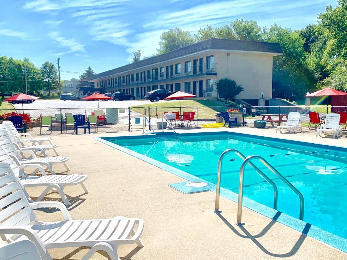 Geneva Wells Inn Lake Geneva Bagian luar foto
